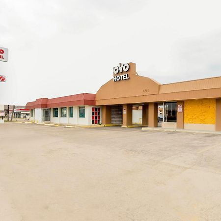 Oyo Hotel San Antonio Lackland Afb Seaworld Hwy 90 W المظهر الخارجي الصورة