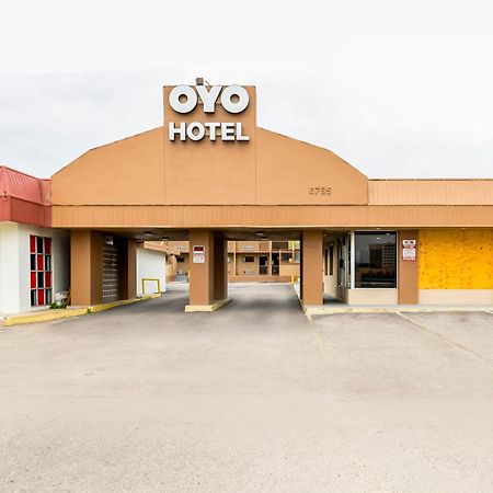 Oyo Hotel San Antonio Lackland Afb Seaworld Hwy 90 W المظهر الخارجي الصورة