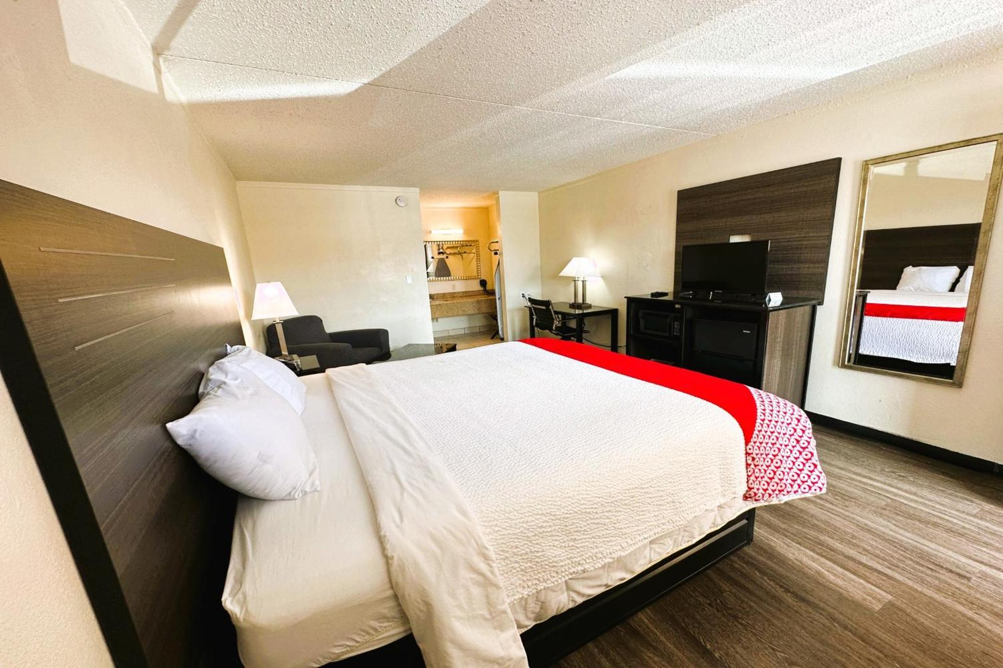 Oyo Hotel San Antonio Lackland Afb Seaworld Hwy 90 W المظهر الخارجي الصورة