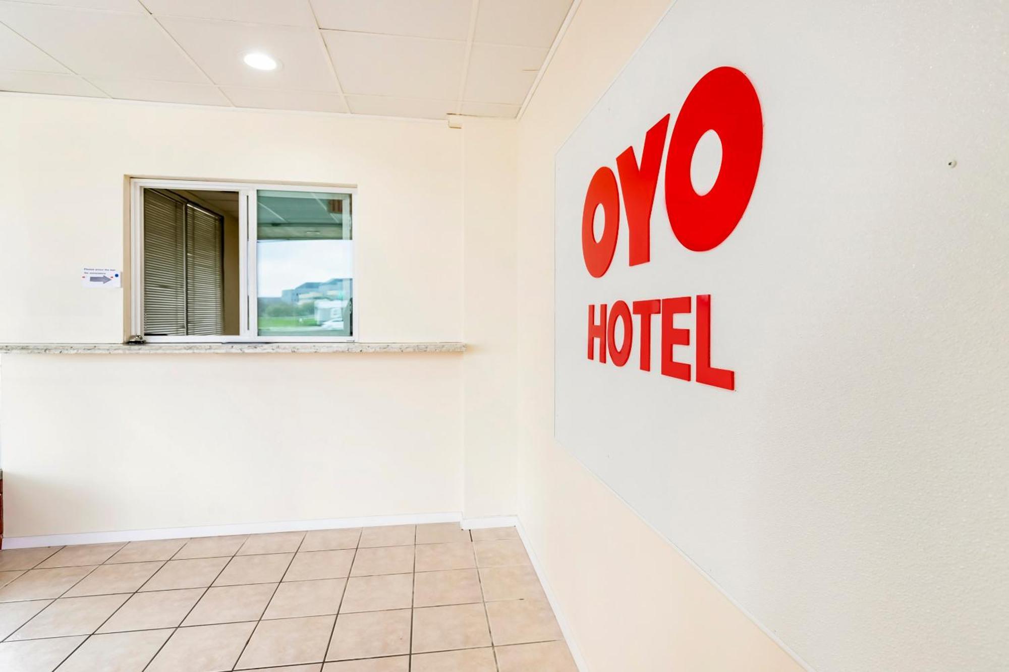 Oyo Hotel San Antonio Lackland Afb Seaworld Hwy 90 W المظهر الخارجي الصورة
