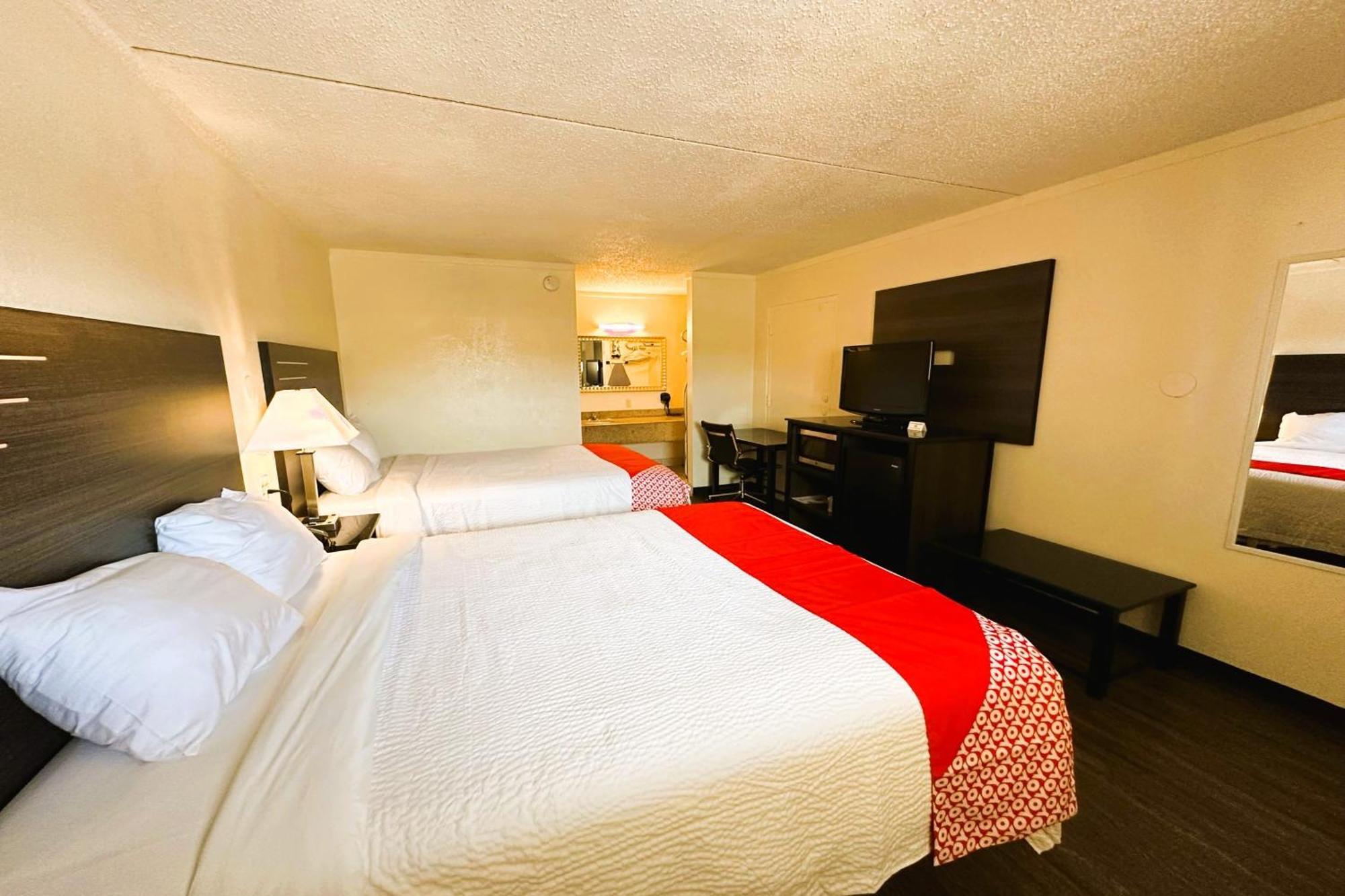 Oyo Hotel San Antonio Lackland Afb Seaworld Hwy 90 W المظهر الخارجي الصورة