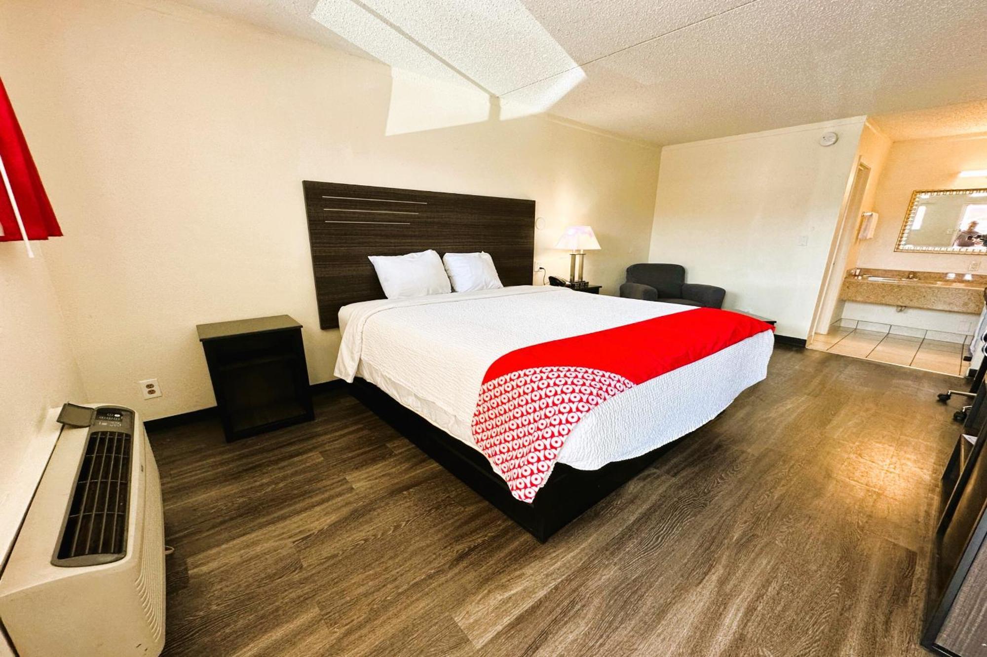 Oyo Hotel San Antonio Lackland Afb Seaworld Hwy 90 W المظهر الخارجي الصورة