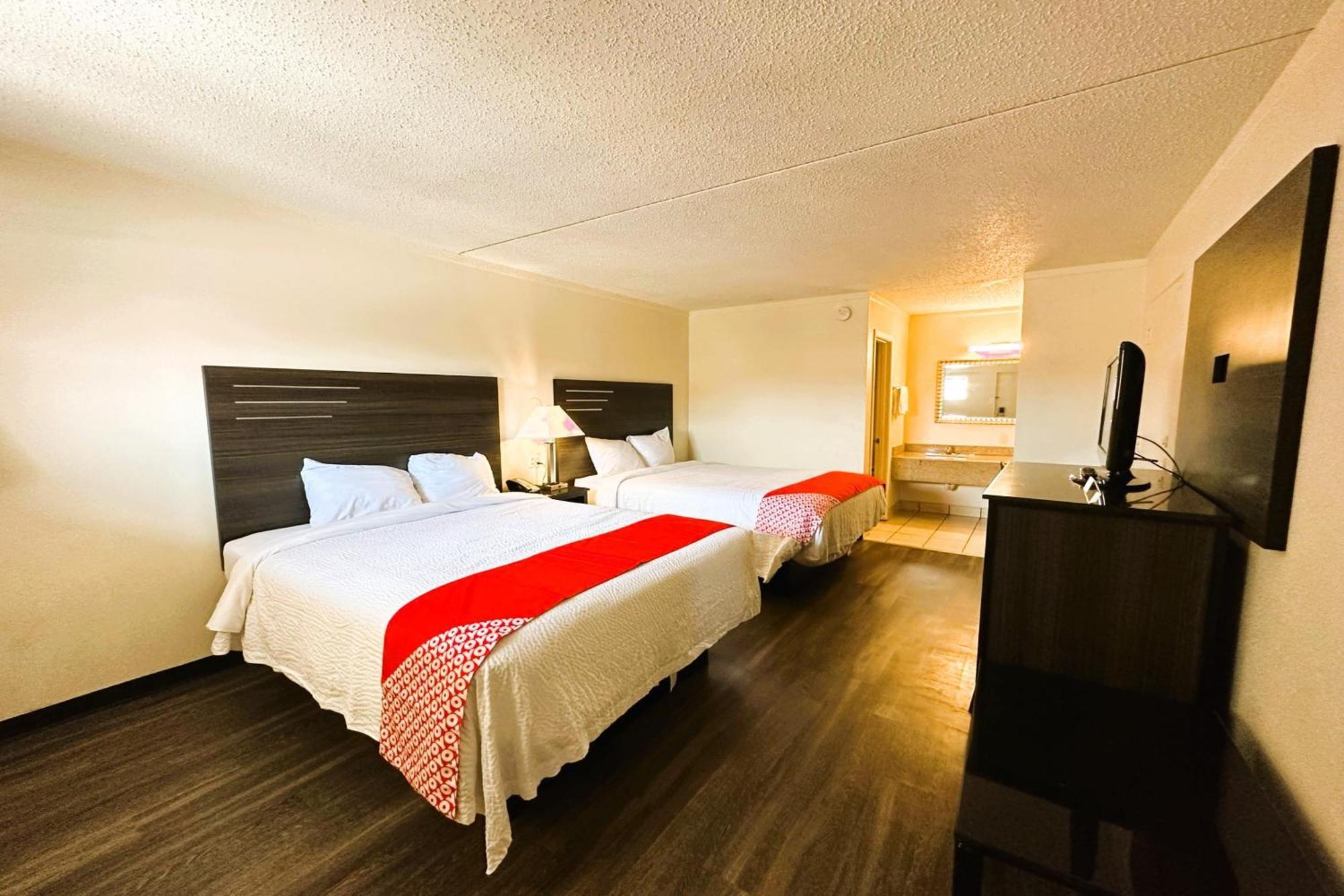 Oyo Hotel San Antonio Lackland Afb Seaworld Hwy 90 W المظهر الخارجي الصورة