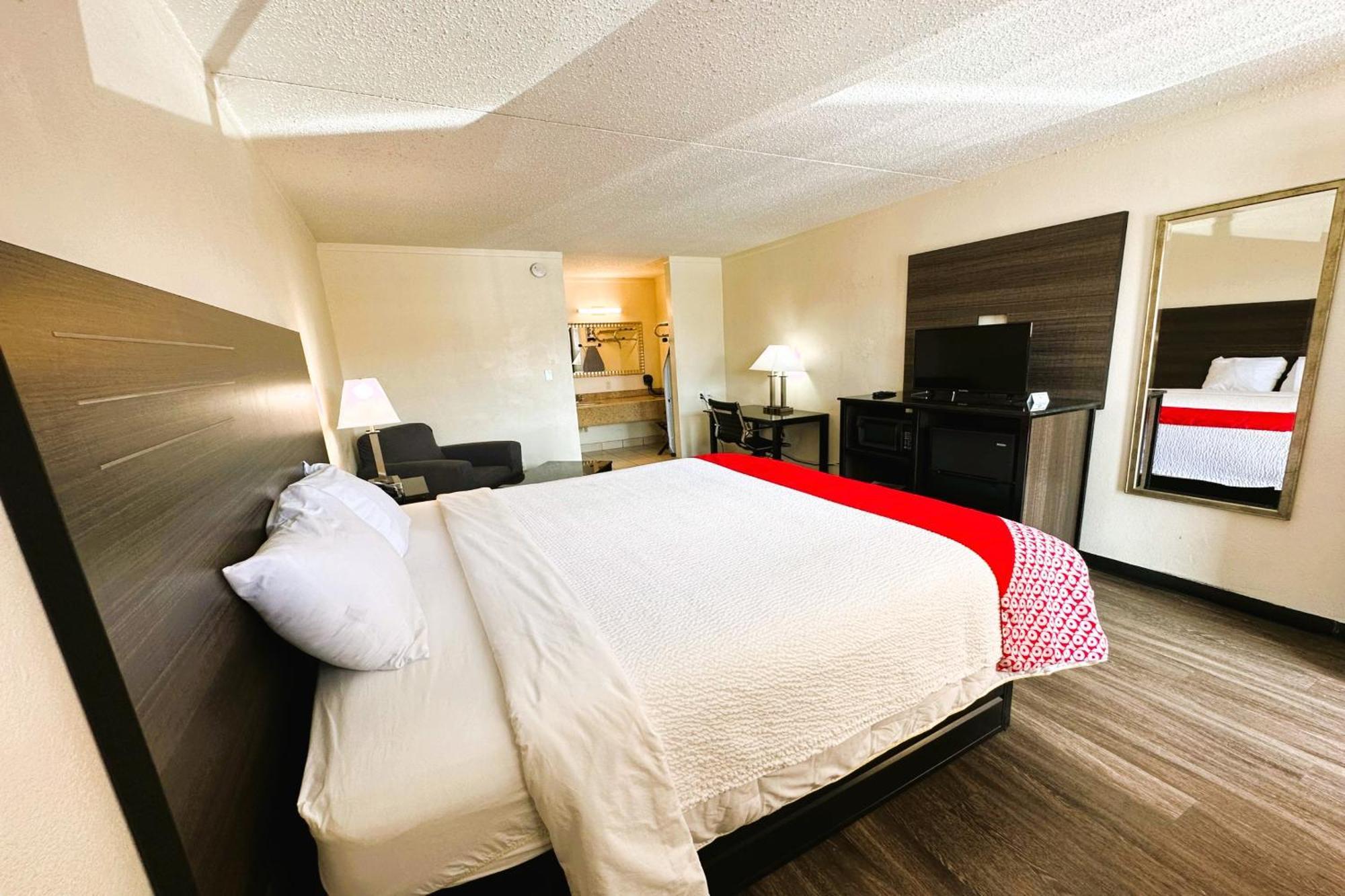 Oyo Hotel San Antonio Lackland Afb Seaworld Hwy 90 W المظهر الخارجي الصورة