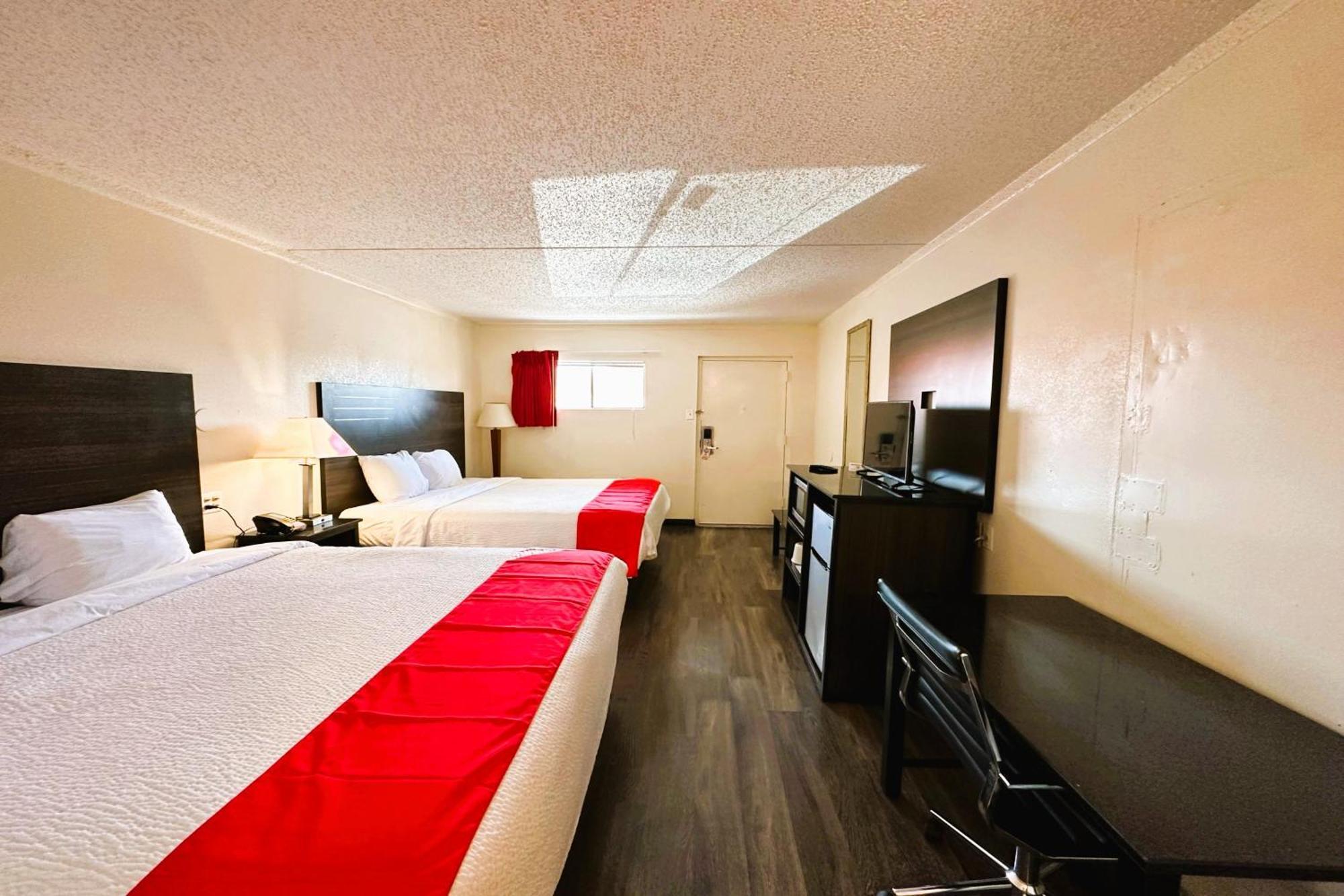 Oyo Hotel San Antonio Lackland Afb Seaworld Hwy 90 W المظهر الخارجي الصورة