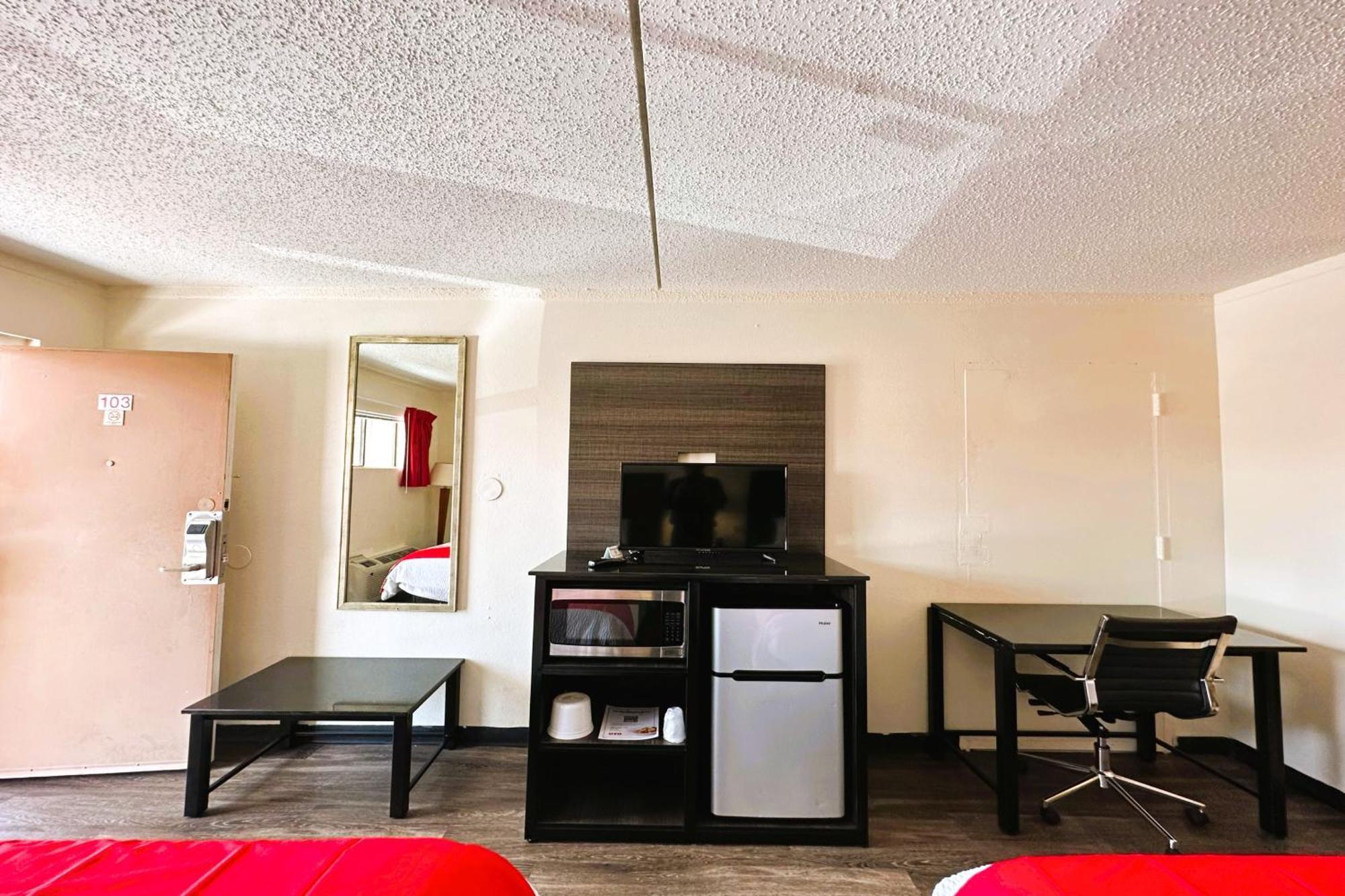 Oyo Hotel San Antonio Lackland Afb Seaworld Hwy 90 W المظهر الخارجي الصورة